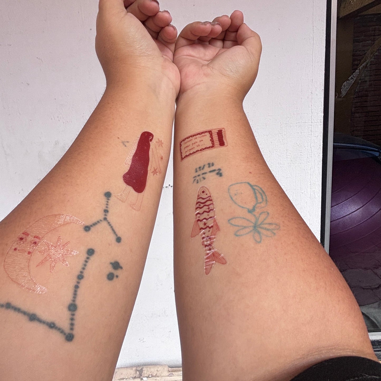 Tatuaje temporal de pez