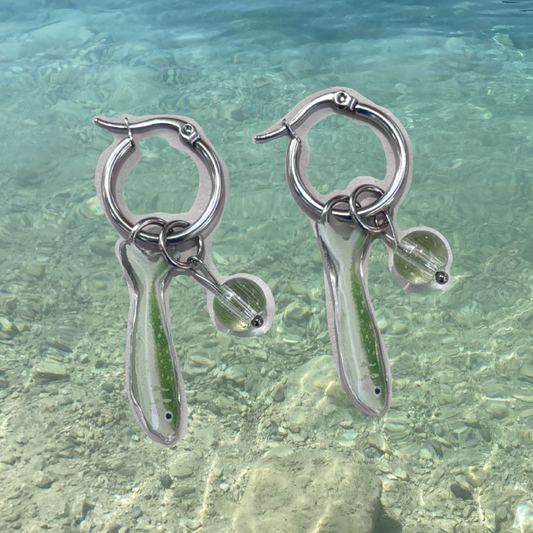 Par de aretes mini pez verde